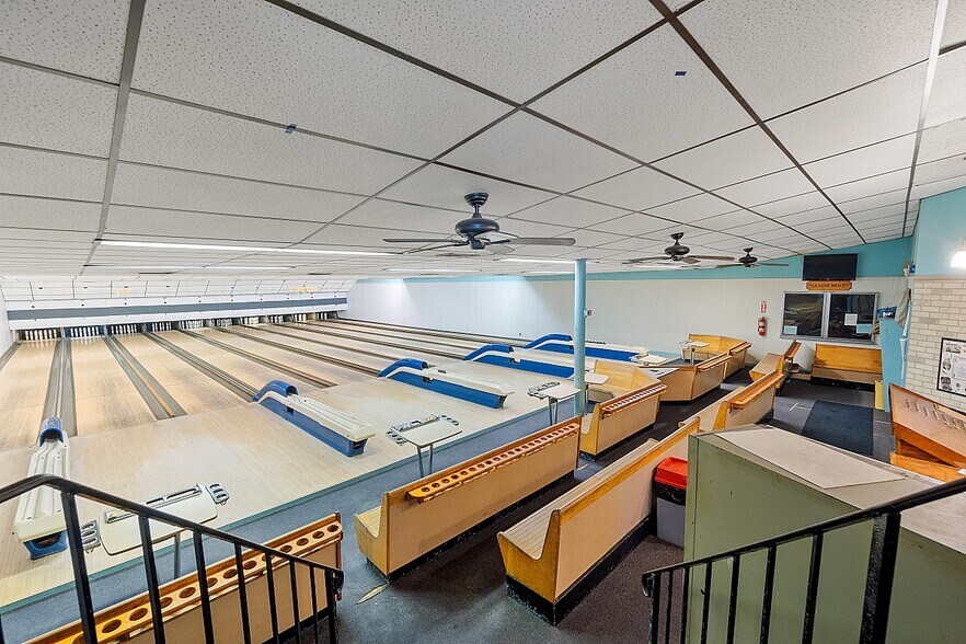 More Photos Of 78 Daniels St, Fitchburg Bowling Alley For Sale