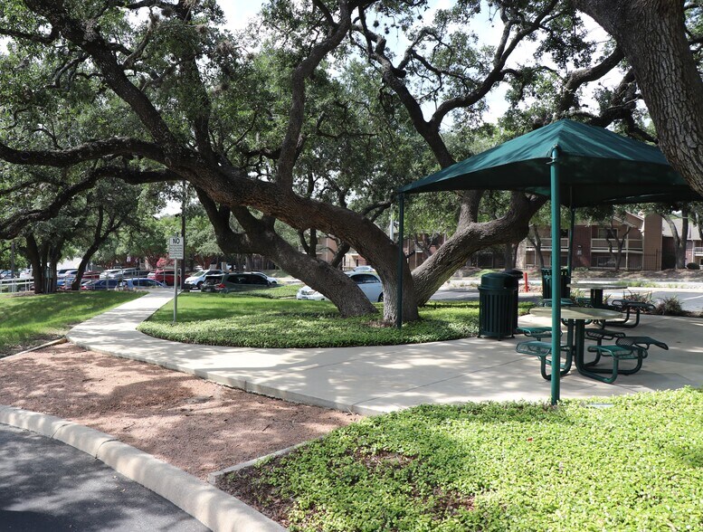 More Photos Of 4511 Horizon Hill Blvd, San Antonio Unknown For Lease