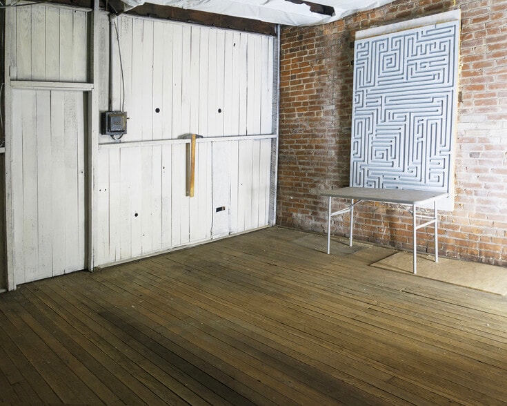 More Photos Of 411 Horace St, Cincinnati Light Manufacturing For Sale