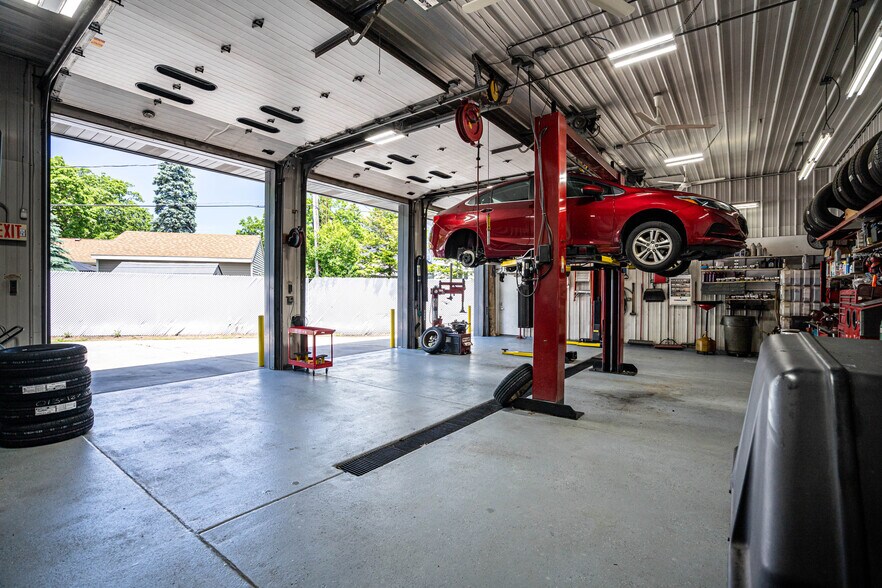 More Photos Of 5110 75th St, Kenosha Auto Dealership For Sale