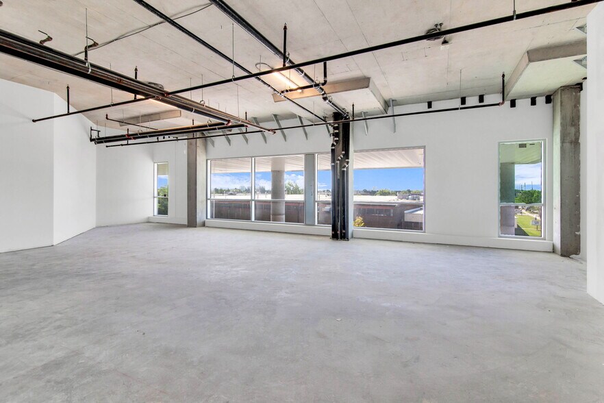 More Photos Of 1275 Finch Av W, Toronto Office For Sale