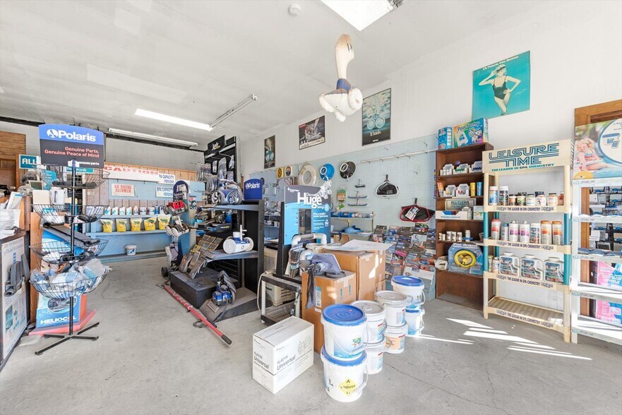 More Photos Of 300-330 Taylor St, Napa General Retail For Sale