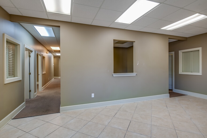 More Photos Of 4770 Woodmere Blvd, Montgomery Office For Sale