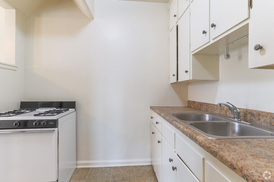 More Photos Of 211 S 37th St, Omaha Apartments For Sale