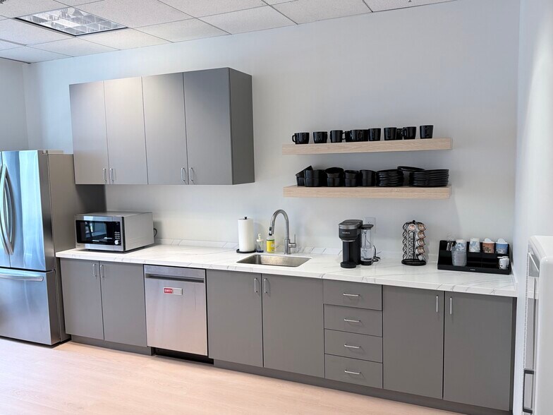 More Photos Of 1420 Peachtree St NE, Atlanta Office For Lease