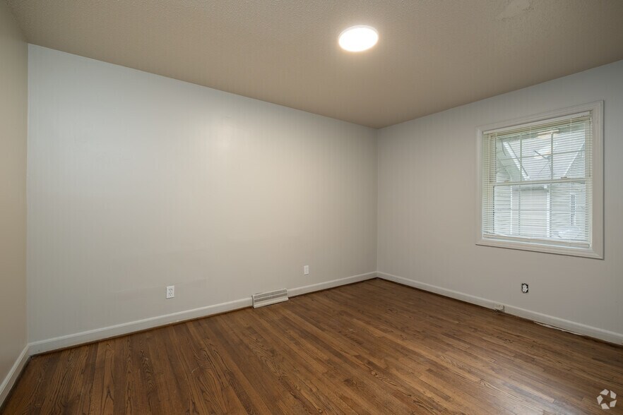 More Photos Of 3300-3328 Beck St, Greensboro Apartments For Sale