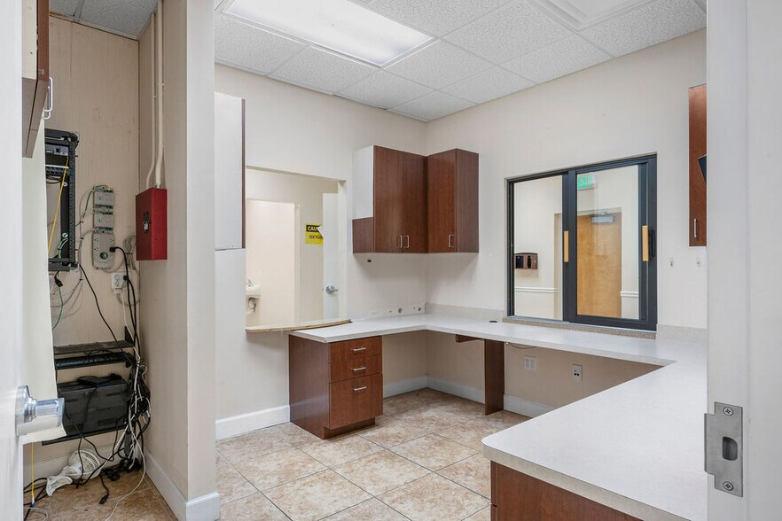 More Photos Of 1713 US Highway 441 N, Okeechobee Medical For Lease