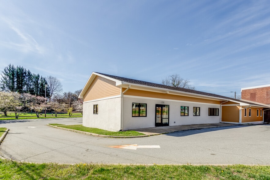 More Photos Of 138 N Main St, Canton Healthcare For Sale