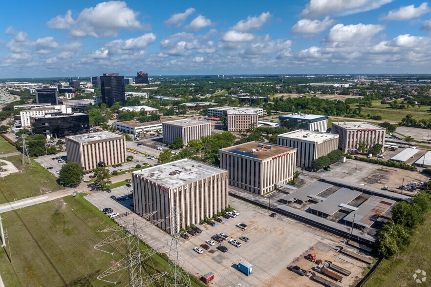More Photos Of 505 N Sam Houston Pky E, Houston Unknown For Lease