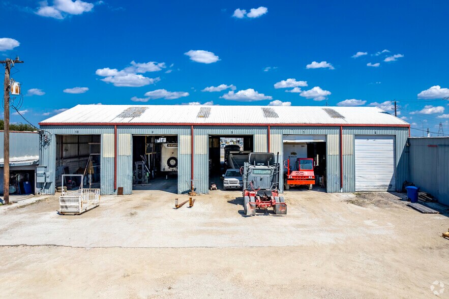 More Photos Of 4803 Emil St, San Antonio Truck Terminal For Sale