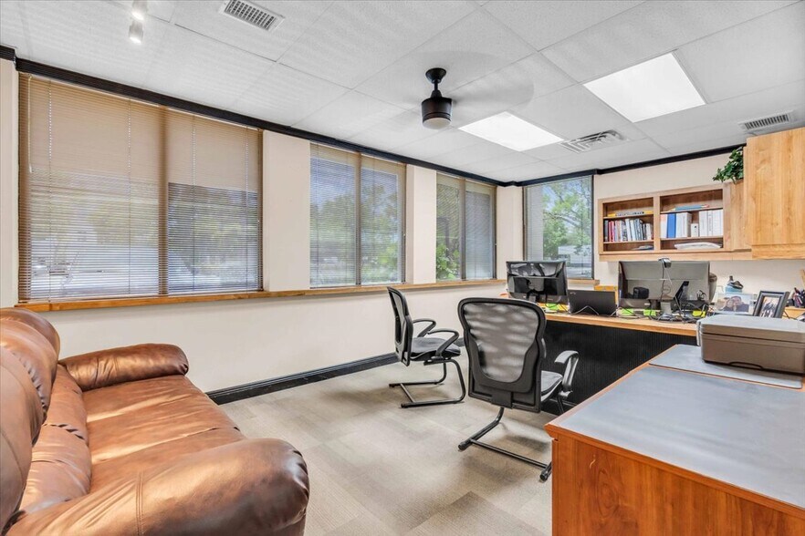 More Photos Of 3949 Evans Ave, Fort Myers Medical For Sale