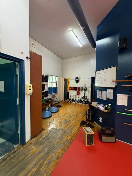 More Photos Of 118-122 Hillside Ave, Williston Park Storefront For Sale
