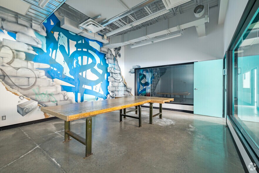 More Photos Of 7240 Rue Waverly, Montréal Loft Creative Space For Lease