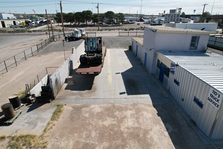 More Photos Of 2215 Stockyard Rd, El Paso Warehouse For Lease