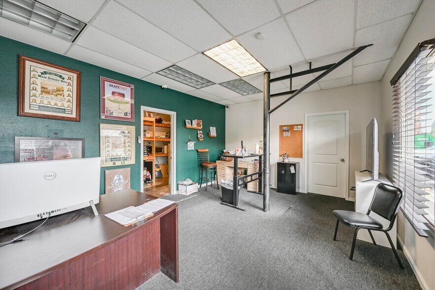 More Photos Of , Grapevine General Retail For Sale