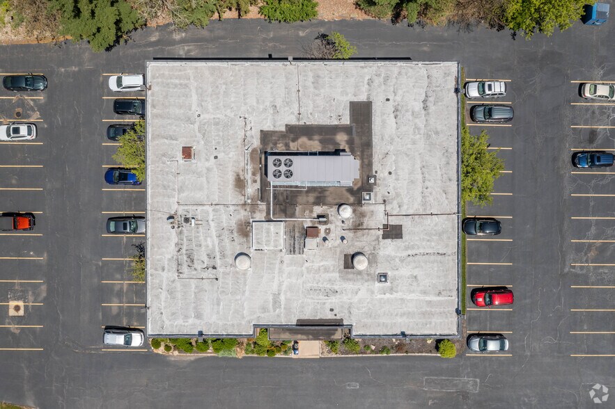 More Photos Of 34501 Aurora Rd, Solon Medical For Lease