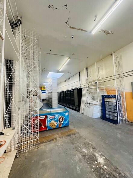 More Photos Of 335-337 Jones St, San Francisco Storefront For Lease