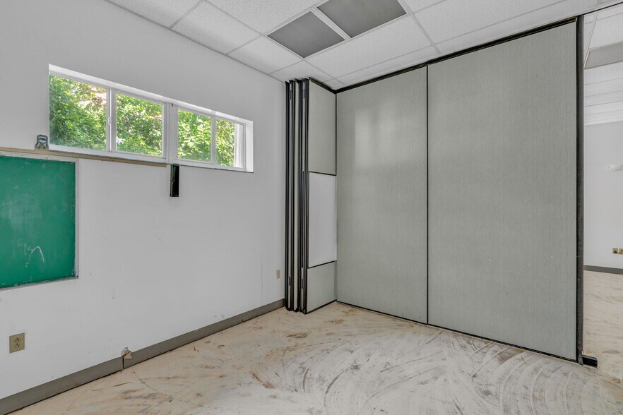 More Photos Of 14 125th Street Gulf, Marathon Office Residential For Sale