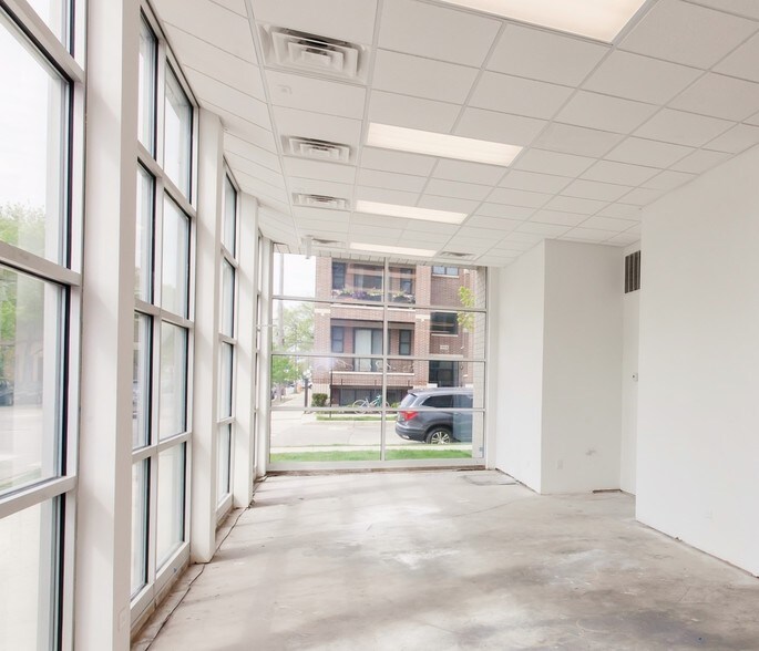More Photos Of 1959 W Erie St, Chicago Storefront Retail Residential For Lease