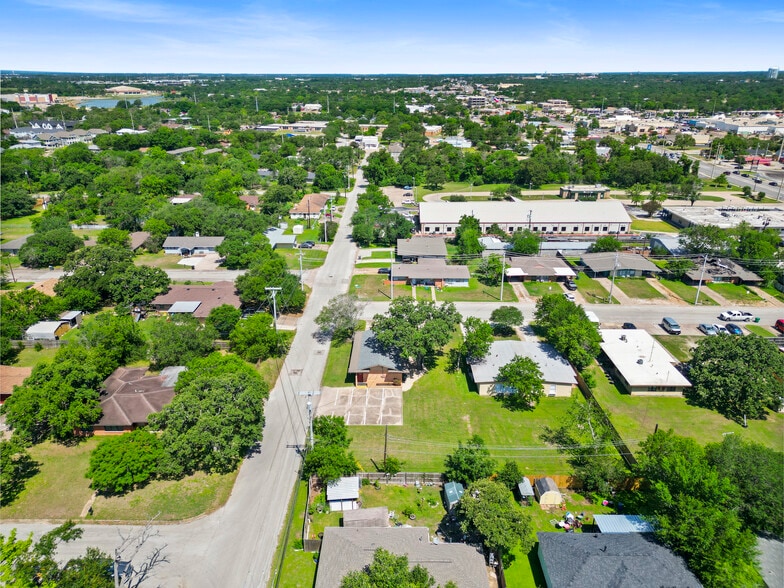 More Photos Of 601 Mary Lake Dr, Bryan Office Residential For Lease