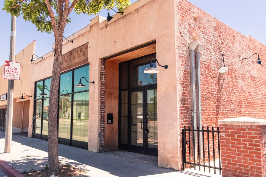 More Photos Of 4410 Gage Ave, Bell Restaurant For Lease