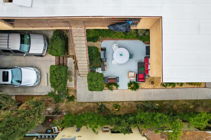 More Photos Of 12264 Chandler Blvd, Valley Village Apartments For Sale