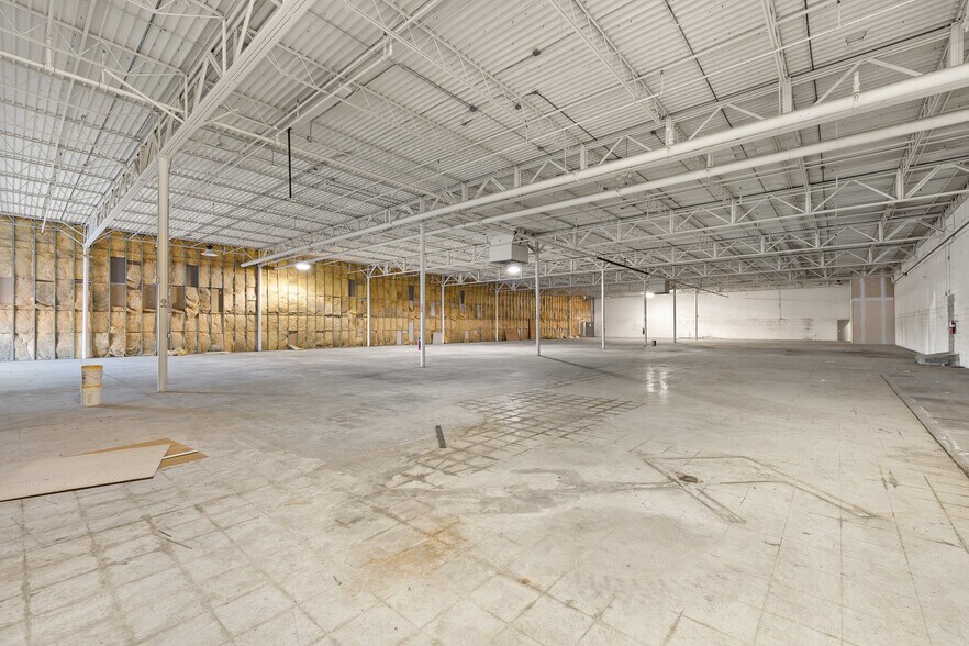 More Photos Of 2063 W 4th St, Mansfield Freestanding For Lease