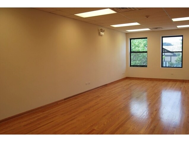 More Photos Of 366-368 Park Ave, Glencoe Loft Creative Space For Lease