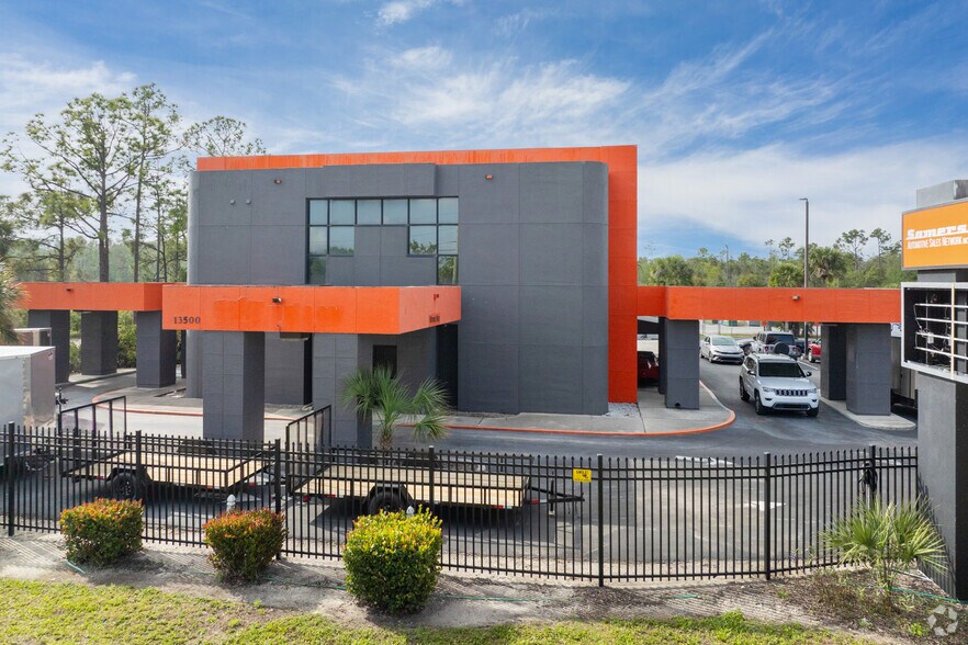 More Photos Of 13500 Intrepid Ln, Fort Myers Storefront Retail Office For Sale