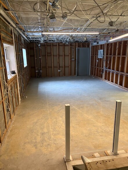 More Photos Of 1313-1315 Powhatan Rd, Alexandria Warehouse For Lease