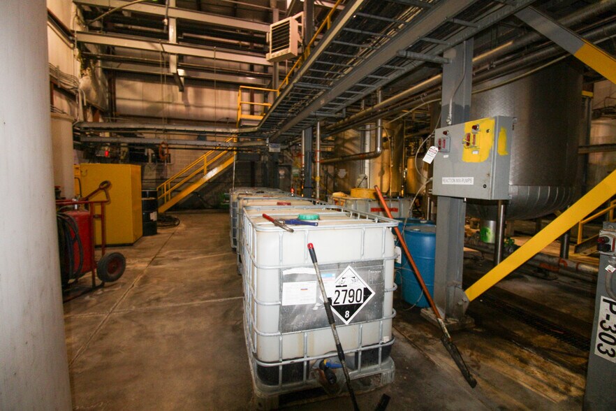 More Photos Of 5640 44th Ave S, Clinton Office For Sale