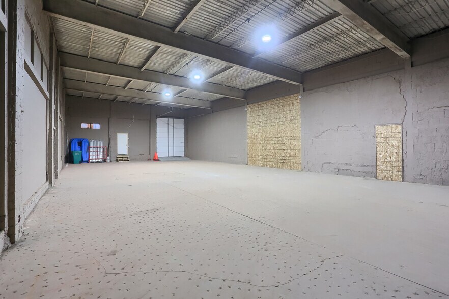 More Photos Of 468 E Washington St, New Castle Manufacturing For Lease