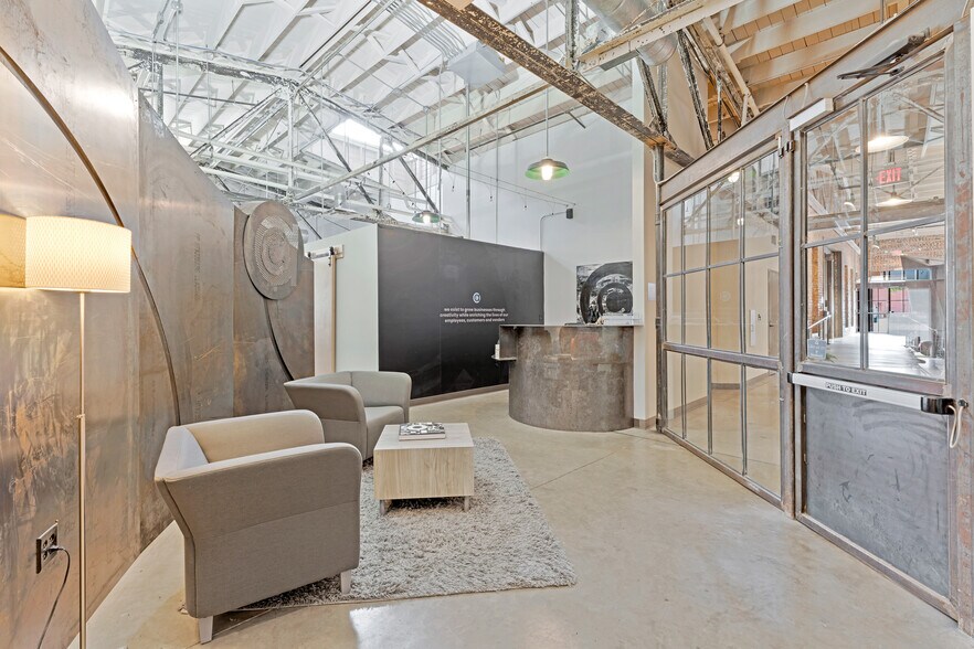 More Photos Of 707 W Vickery Blvd, Fort Worth Loft Creative Space For Lease