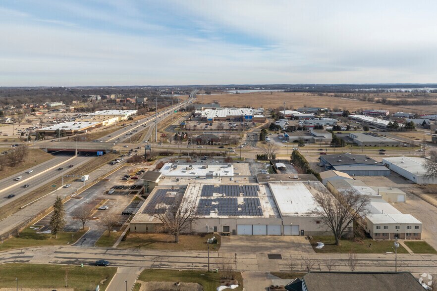 More Photos Of 6801 S Towne Dr, Monona Service For Lease