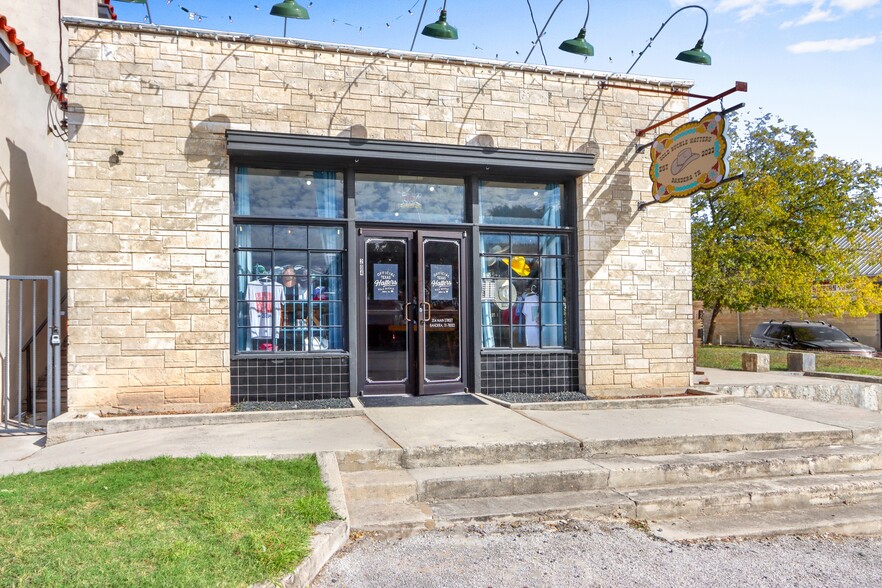 Primary Photo Of 204 Main St, Bandera Storefront Retail Office For Sale