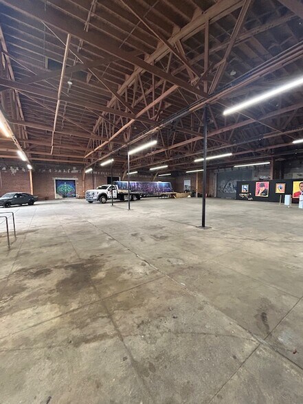 More Photos Of 615 S Anderson St, Los Angeles Manufacturing For Lease