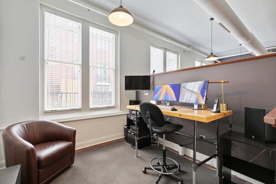 More Photos Of 104 N 19th St, Richmond Loft Creative Space For Sale