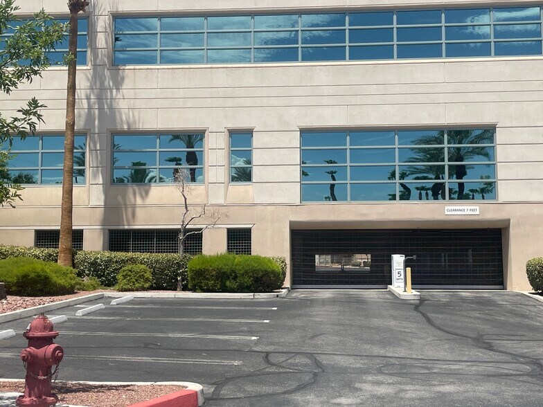 More Photos Of 7690 W Cheyenne Ave, Las Vegas Office For Sale