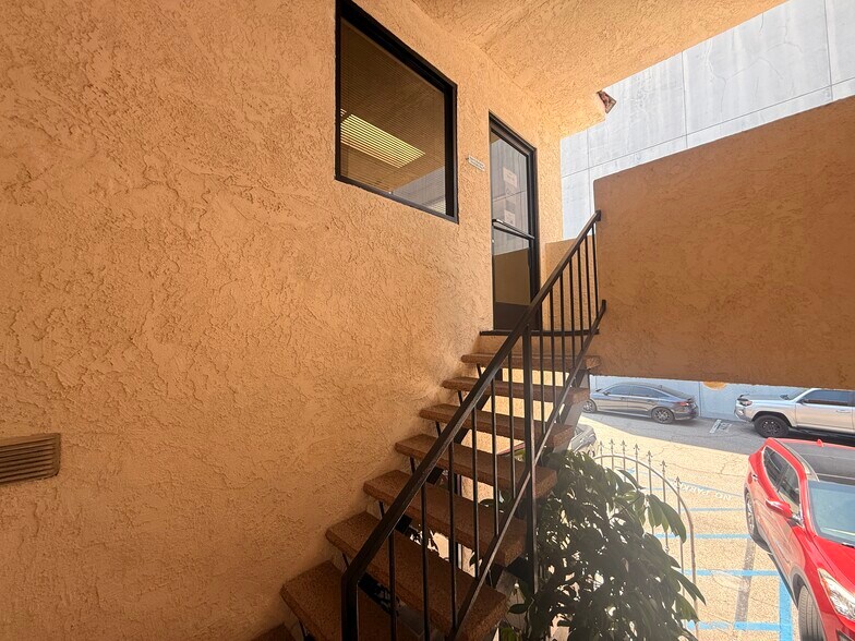 More Photos Of 15450 Ventura Blvd, Sherman Oaks Medical For Lease