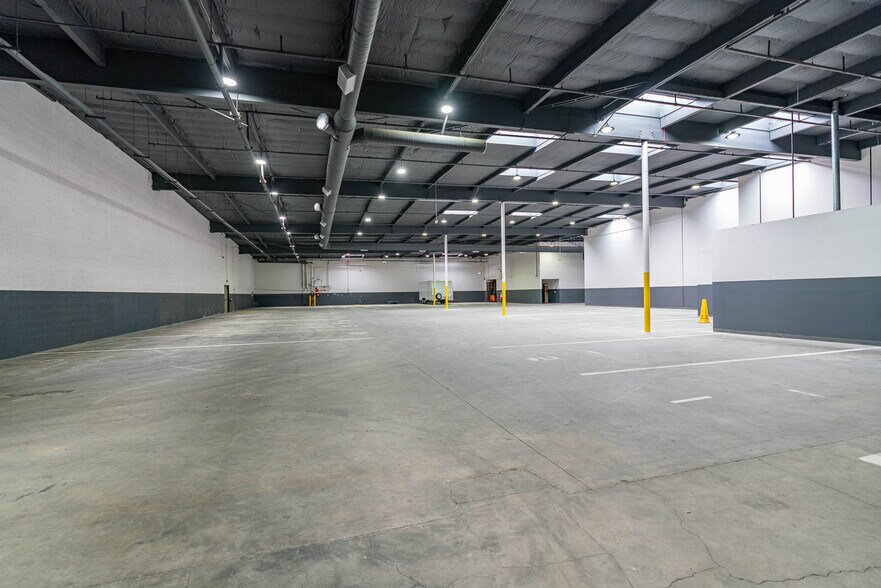 More Photos Of 31970 Castaic Rd, Castaic Freestanding For Lease
