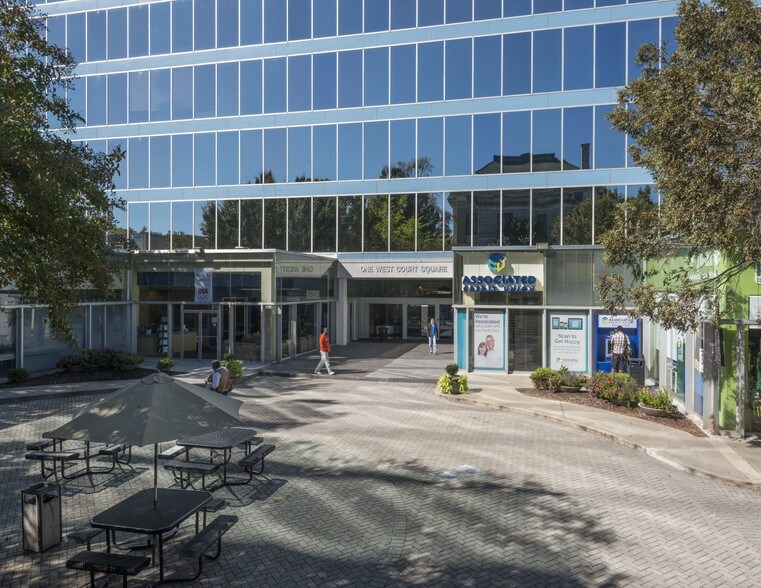 More Photos Of 1 W Court Sq, Decatur Office For Lease