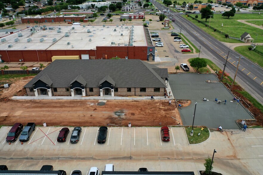 More Photos Of 10717 S Western St, Oklahoma City Freestanding For Lease
