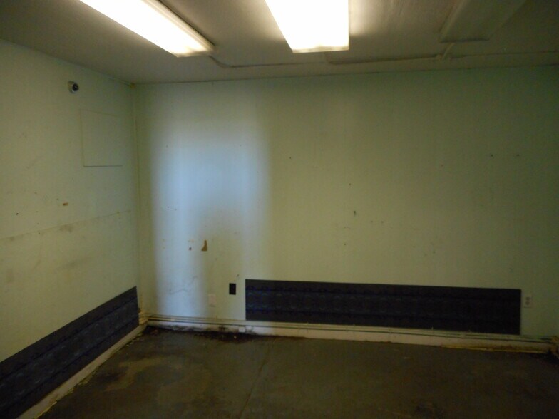 More Photos Of 5257 US ROUTE 22, Washington Court House Distribution For Sale