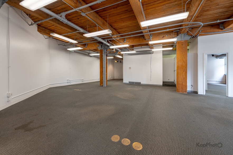 More Photos Of 921 W Van Buren St, Chicago Office Residential For Sale