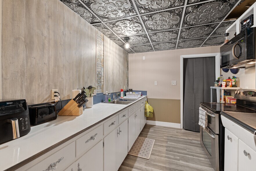 More Photos Of 603 N River St, Hot Springs Hotel For Lease