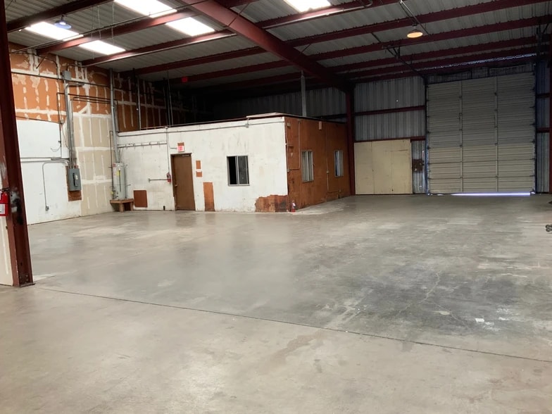 More Photos Of 60-130 Industrial Way, Brisbane Unknown For Lease