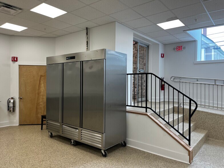 More Photos Of 75 Bacon St, Biddeford Religious Facility For Lease