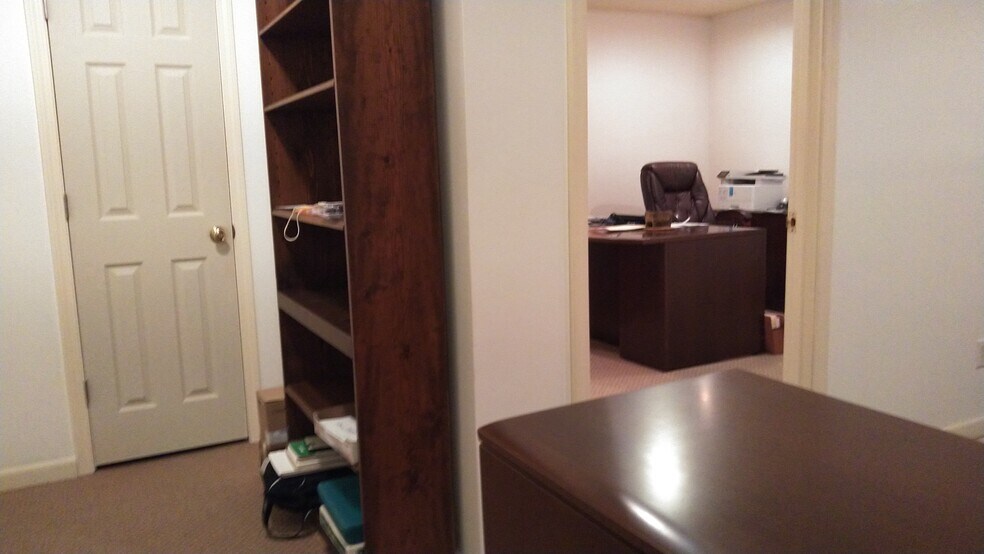 More Photos Of 34 W Main St, Hamlet Office For Lease