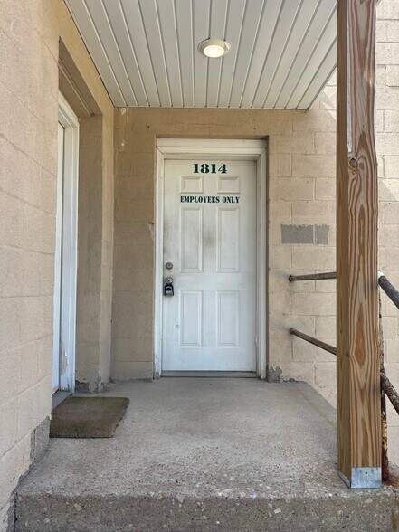 More Photos Of 1814 E Ave NE, Cedar Rapids Warehouse For Lease