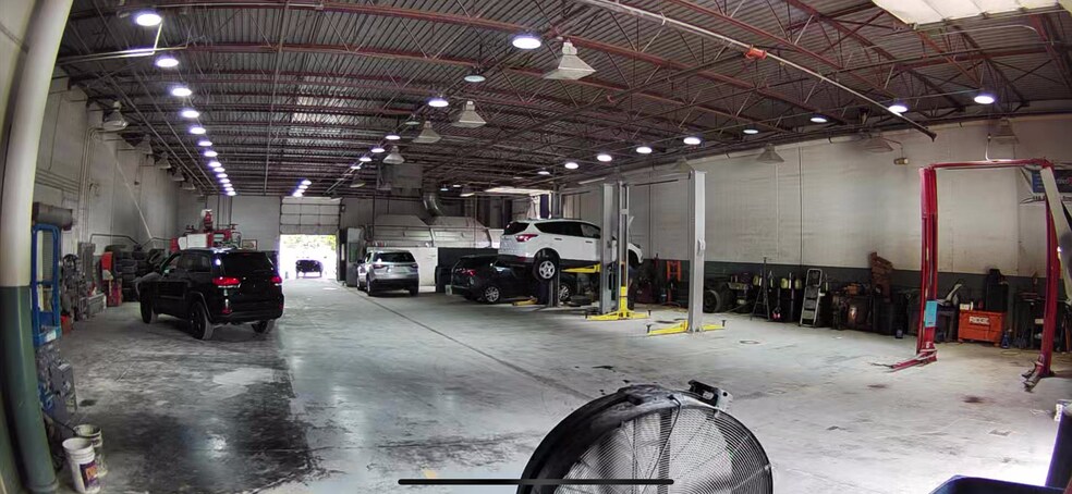 More Photos Of 8819 E 350 Hwy, Raytown Auto Dealership For Sale